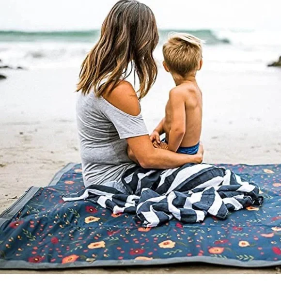 Little unicorn midnight poppy outdoor blanket 5x10ft - Picture 4 of 12